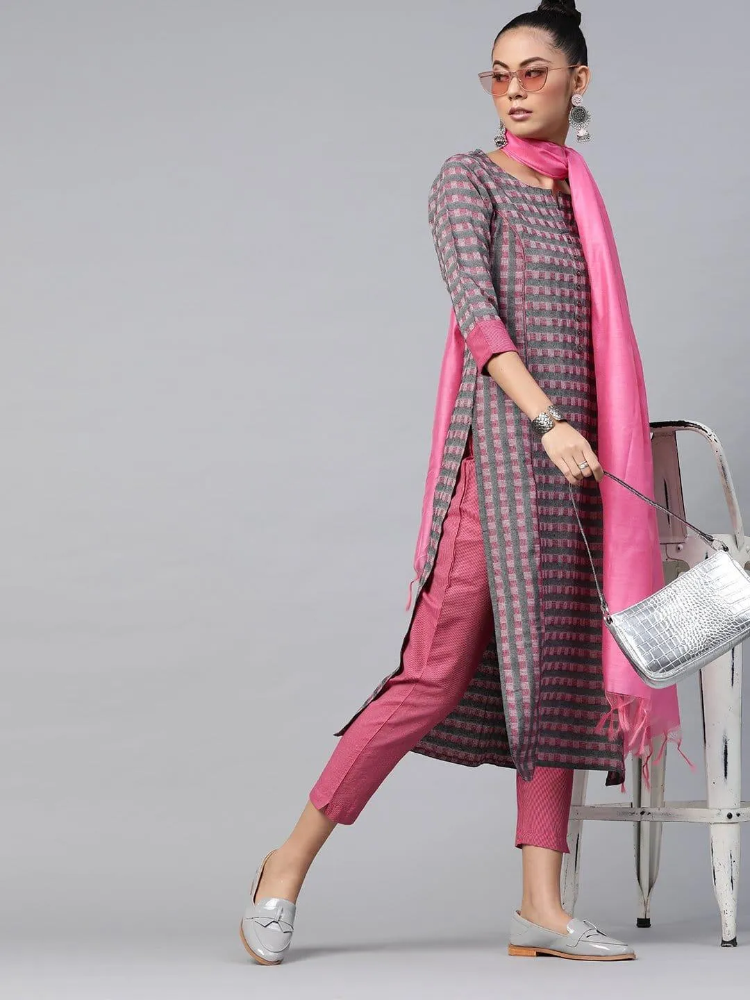 KSUT Grey And Pink Stripe Woven 3/4Th Sleeves Kurta  With Slip On Trouser With Pink Silk Dupatta